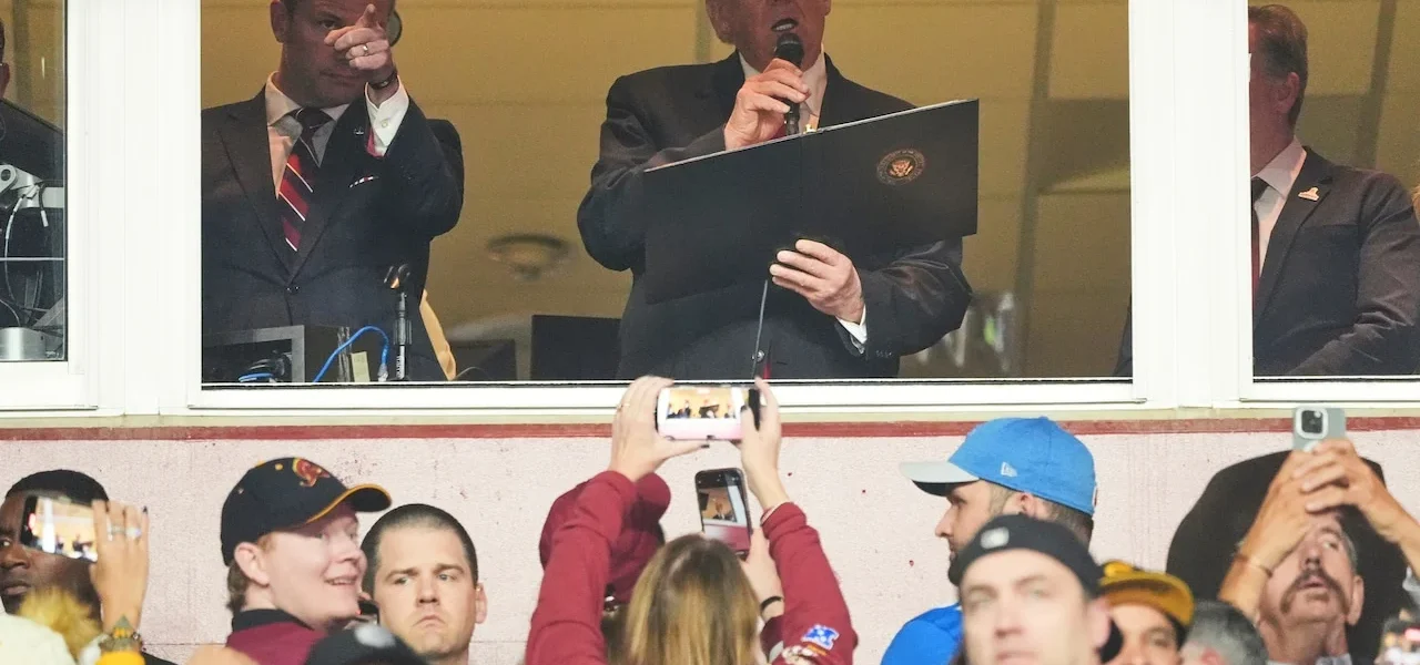 donald trump booed at commanders game